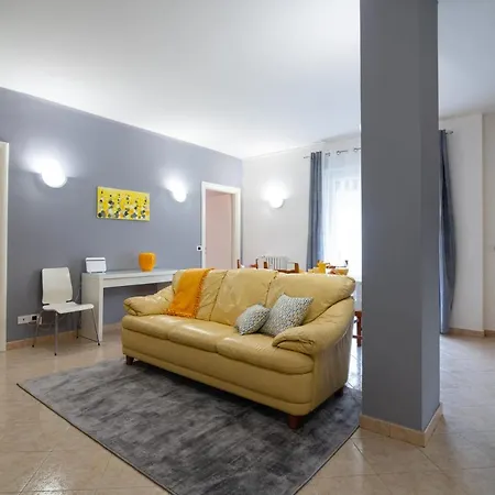 Appartamento Accogliente, Con Parcheggio Privato *