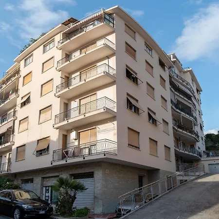 Accogliente, Con Parcheggio Privato Appartamento *