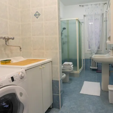 Apartment Accogliente, Con Parcheggio Privato *